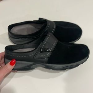 Easy Spirit Eliana Women Round Toe Suede Black Clogs